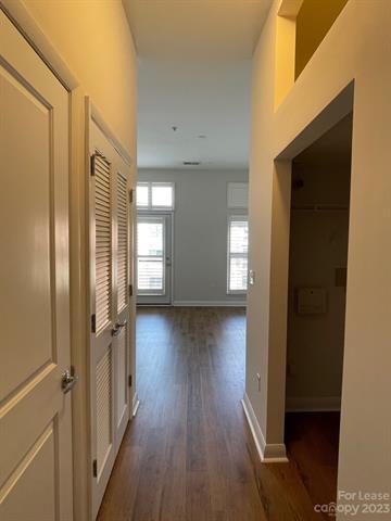 Building Photo - 422 New Bern Station Ct