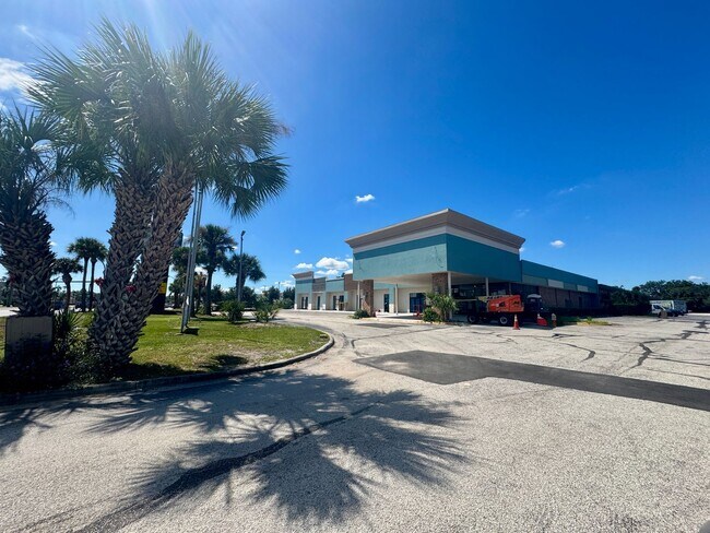 Building Photo - 7900 S Orange Blossom Trl