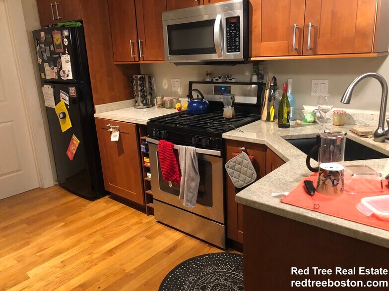 Building Photo - 175 Princeton St