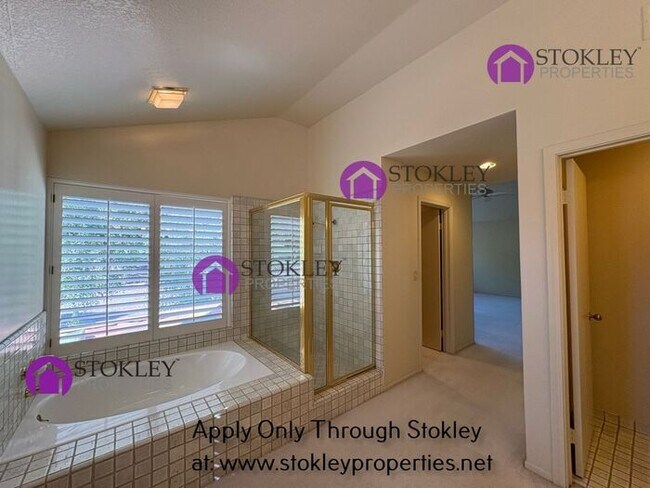 Building Photo - 270 Live Oak Dr