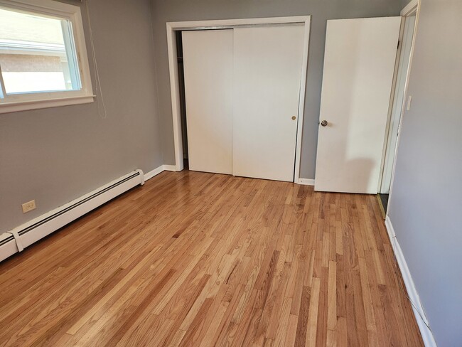 Building Photo - 1018 S 11th Ave