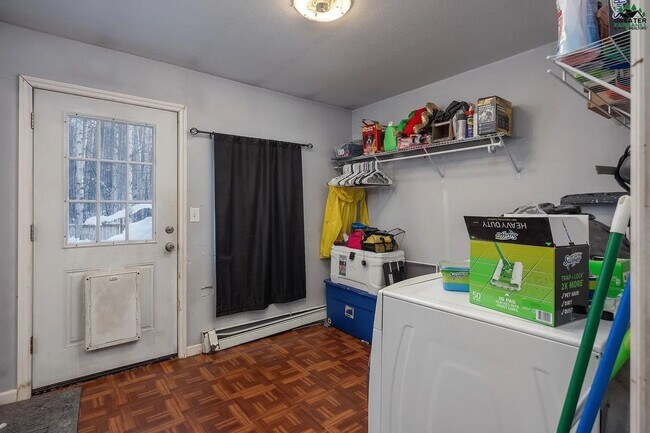 Building Photo - 1469 Redmond Ave