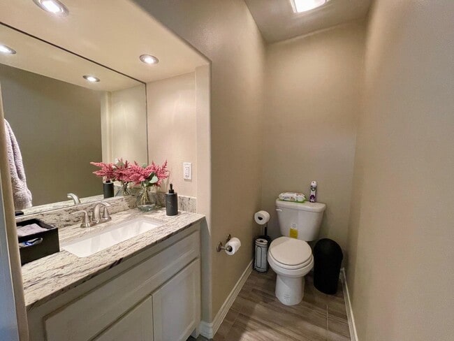 Building Photo - 1918 Aransas Pass Dr