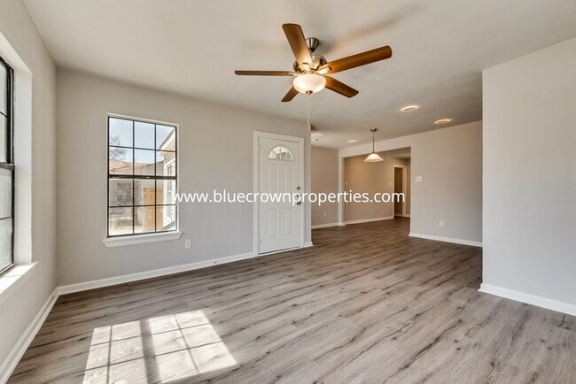 Building Photo - 3809 Mercury St