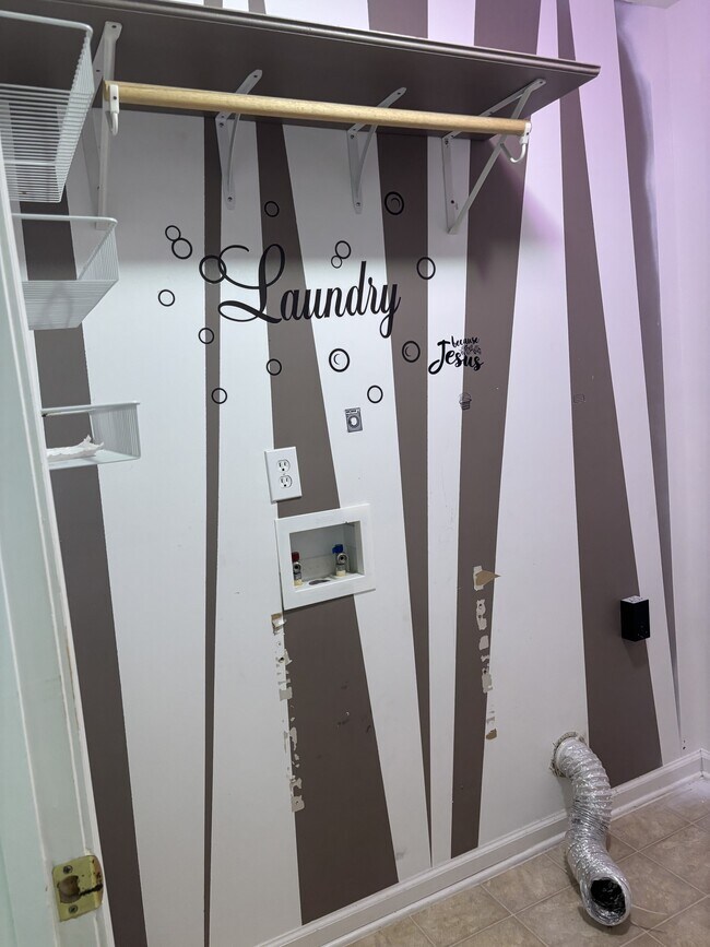 Building Photo - 1045 Drakefeather Dr