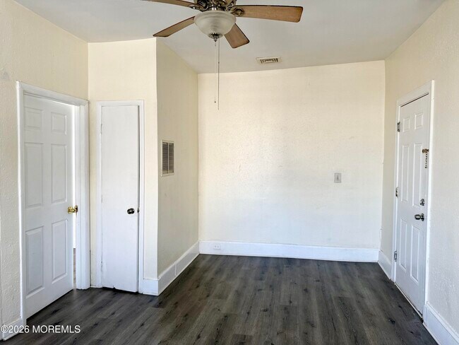 Building Photo - 37 2nd Ave