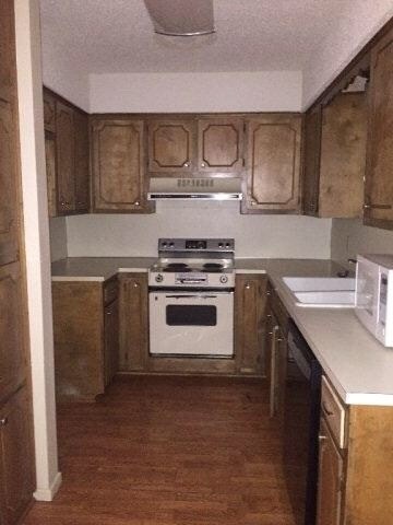 Building Photo - 950 W 31st St