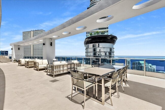 Building Photo - 200 Biscayne Blvd Way
