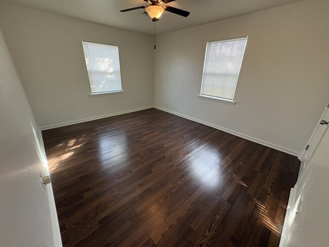 Building Photo - 1232 N Tacoma Pl