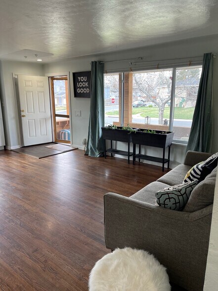 Building Photo - 2210 Marshall St