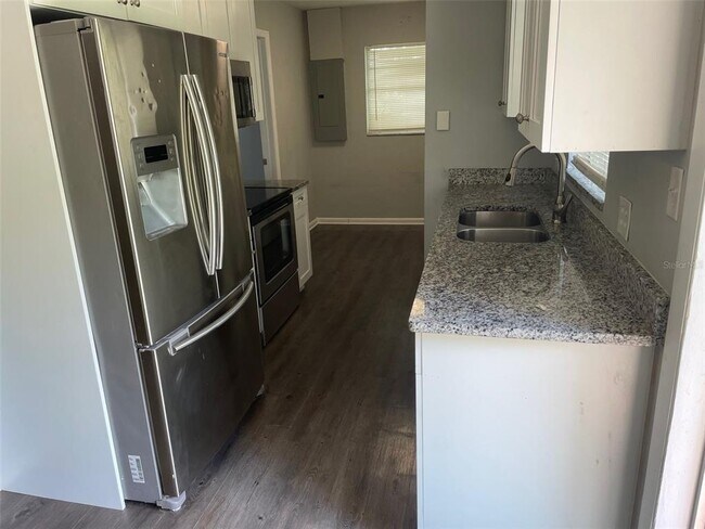 Building Photo - 238 Babson Dr