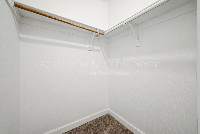Building Photo - 280 S Elizabeth Way
