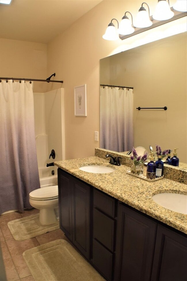 Building Photo - 324 Camelback Dr