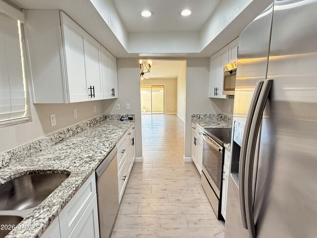 Building Photo - 2605 W Willow Ave