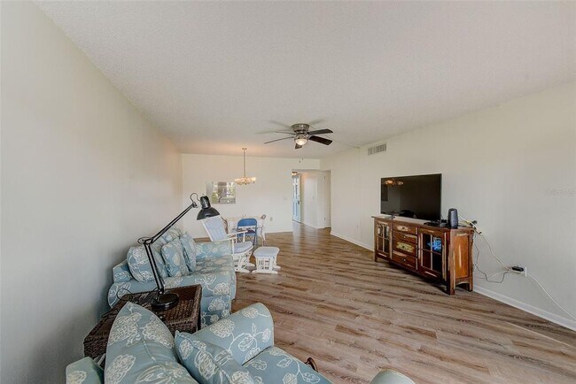 Building Photo - 10215 Regal Dr