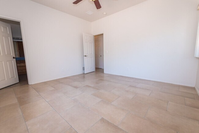 Building Photo - Large Corner Lot Home with 3 Bedrooms, 2 Baths, Central A/C, Washer & Dryer included!