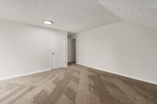 Building Photo - 1584 Mink St SW