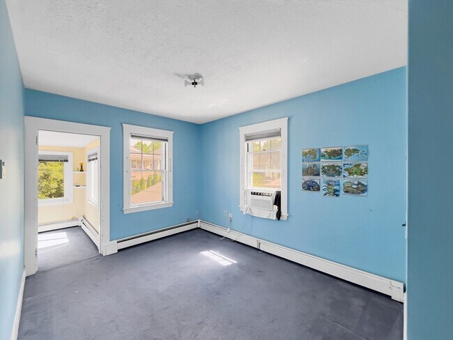 Building Photo - 61 Moraine St