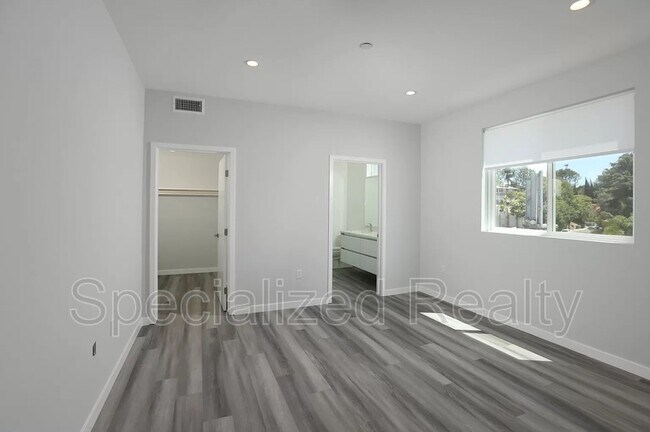 Building Photo - 1406 Eagle Vista Dr