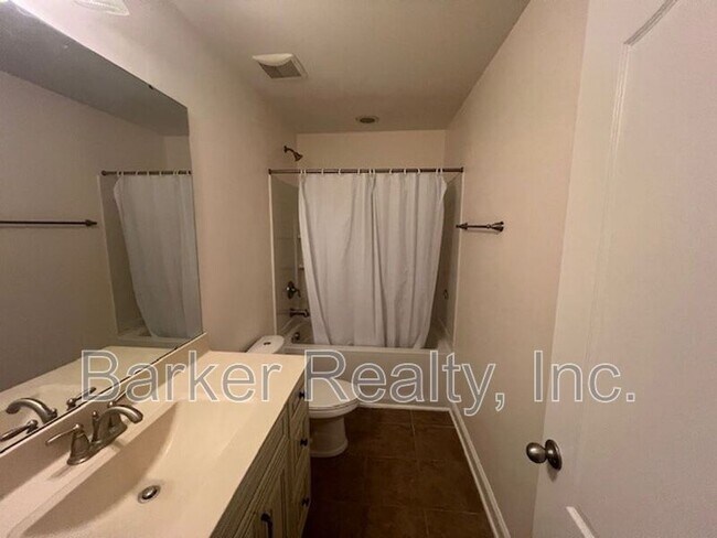 Building Photo - 324 Matilda Pl