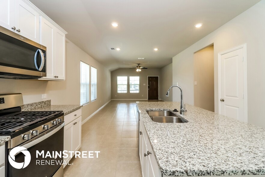 Building Photo - 6333 Armadillo Ct