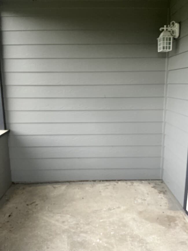 Building Photo - 1402 Tailrace Dr