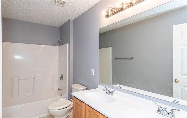 Building Photo - 3601 Empire Dr