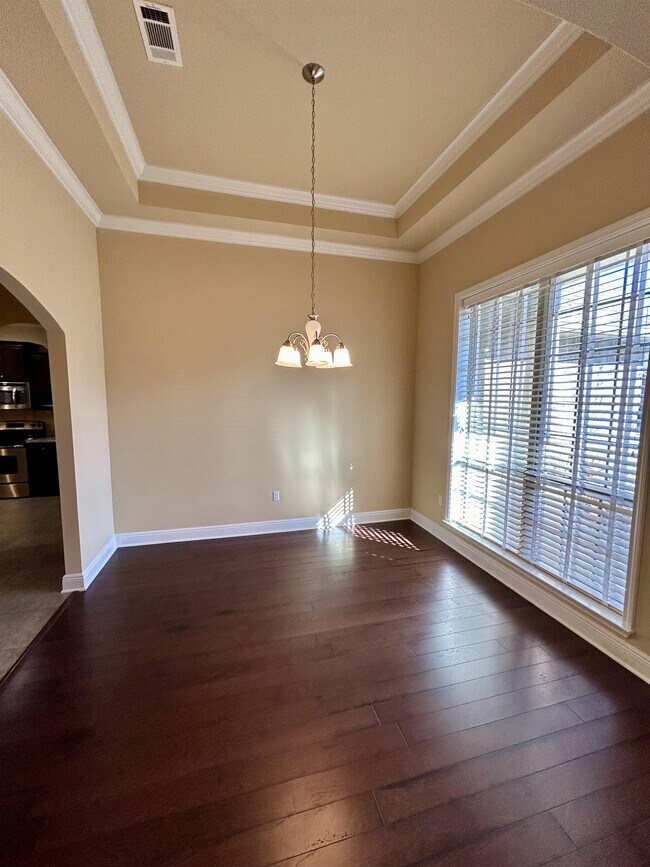 Building Photo - 80 S Knightsbridge Ct