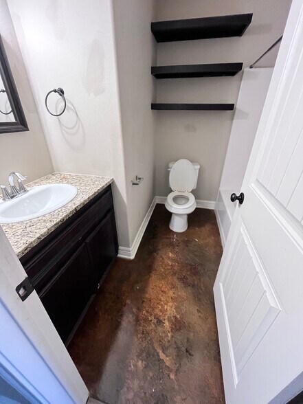 Second bathroom - 7213 Lake Serenity Dr