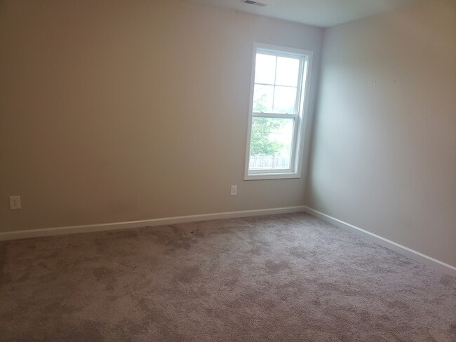 Building Photo - 169 Chatfield Dr.