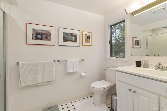 Building Photo - 49 Twin Lakes Rd