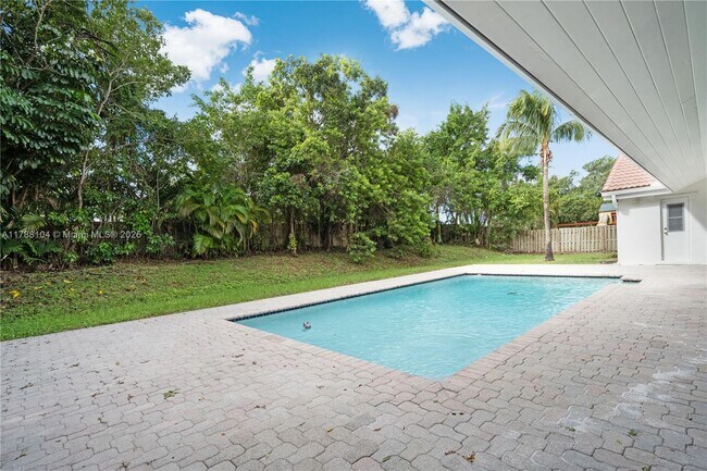 Building Photo - 9818 SW 111th Terrace