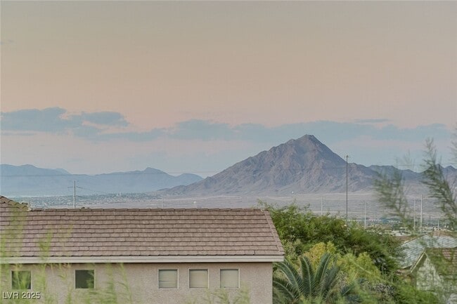 Building Photo - 1068 Riddle Glen St