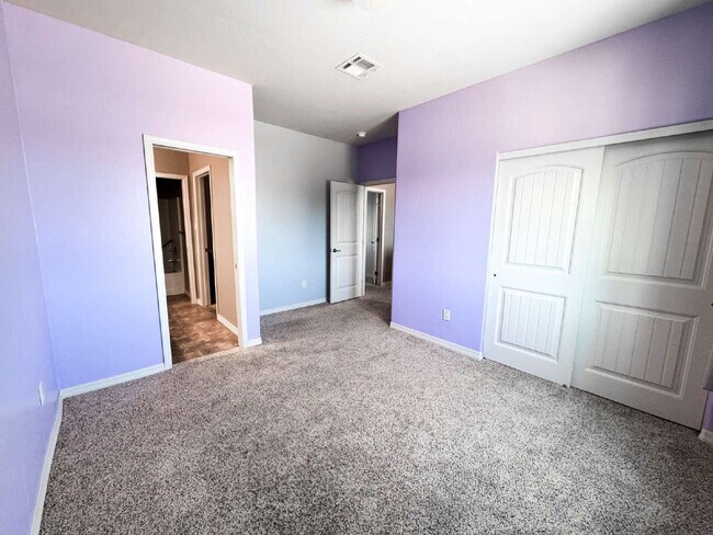 Building Photo - Spacious 4-Bed, 3-Bath Gem with 1804 Sq. F...