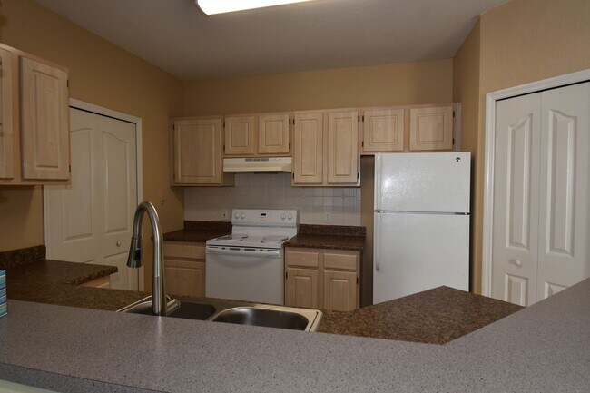 Building Photo - Allegro Palms Condo