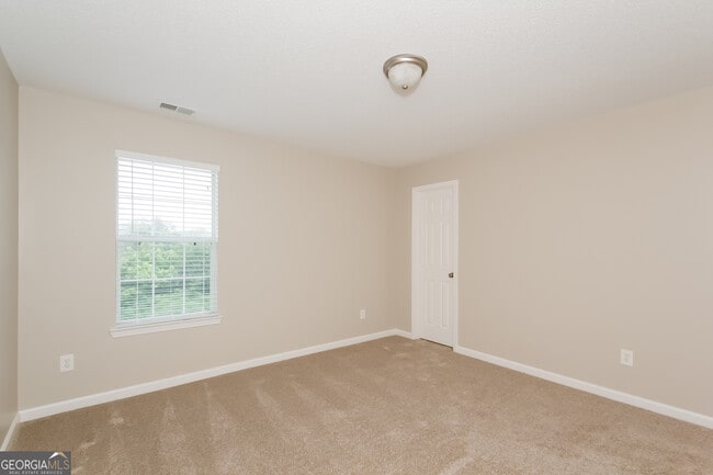 Building Photo - 5934 Colonnade Dr