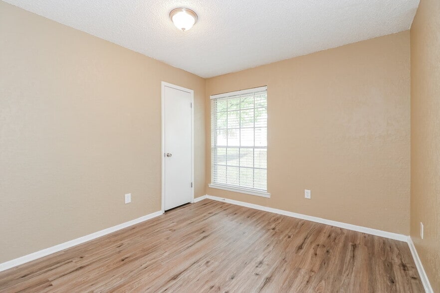 Building Photo - 7609 Ripple Creek Ct