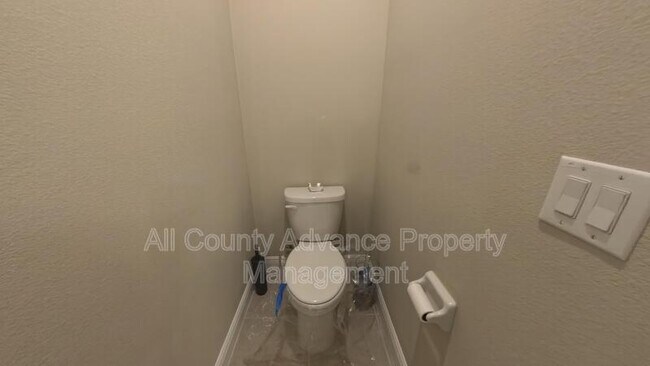 Building Photo - 2268 Spring Lake Ct