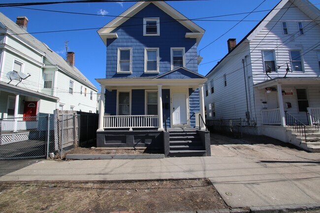 Building Photo - 273 Lloyd St