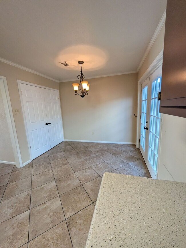 Building Photo - 956 Sunmeadow Dr