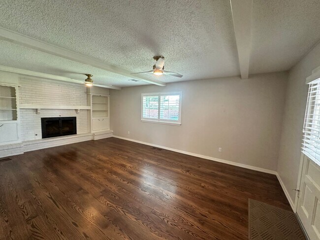 Building Photo - For Rent: Upgraded 3 Bed, 2.5 Bath Home in...