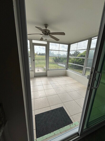 Building Photo - 167 Golf Club Ln