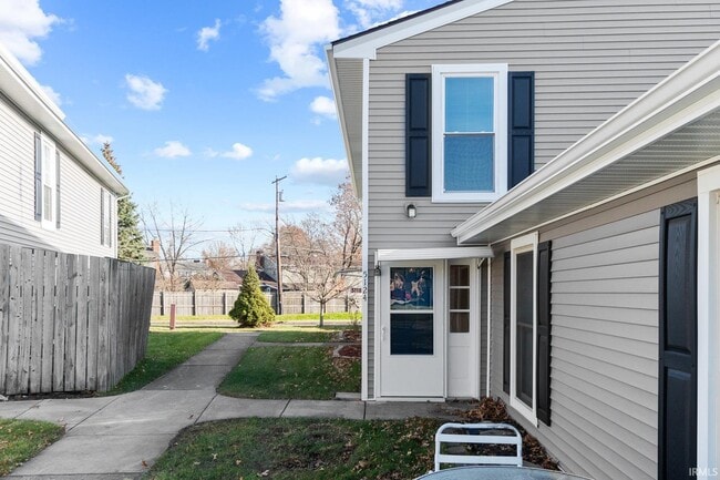Building Photo - 5124 Woodmark Dr
