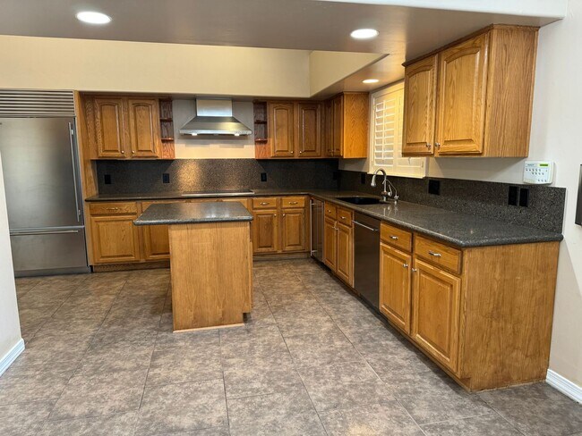 Building Photo - Stunning 4 bedroom custom home Mesa