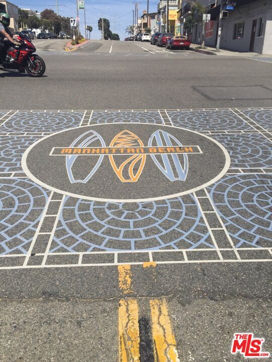 Building Photo - 472 Rosecrans Ave