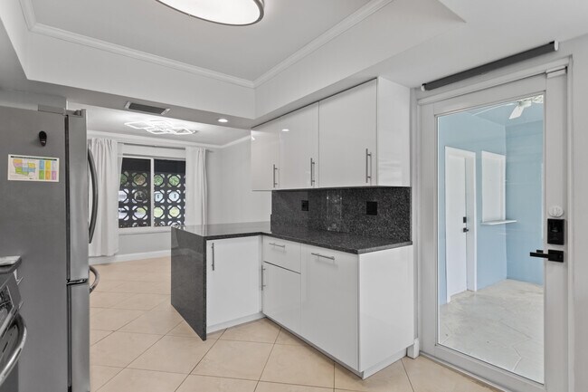 Building Photo - 5281 SW 4th Ct