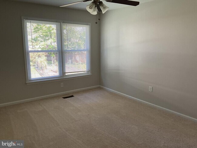 Building Photo - 8904 Grass Valley Ct