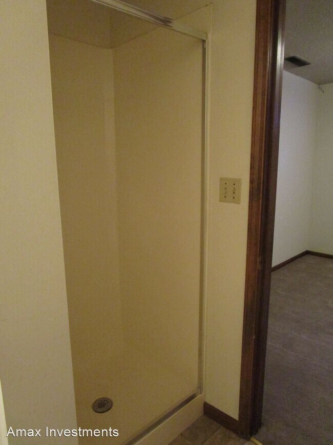 Building Photo - 1801-1803-1803 Garden Dr