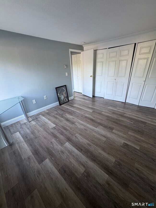 Building Photo - 104 Burgundy Hill Ln