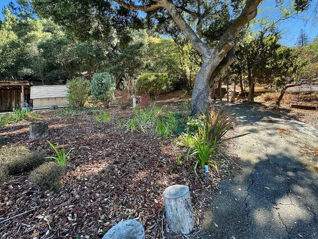 Building Photo - 225 Lindenbrook Rd